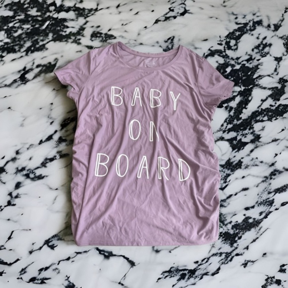 -5/$25 ⭐️ “Baby on board” maternity shirt